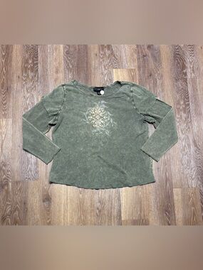 Venezia Olive Green Long Sleeve Tee with Centermedallion